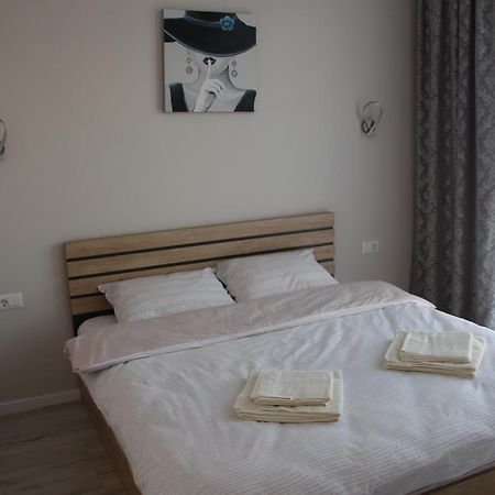 Lowcost Tryp Apartment Oradea Bagian luar foto