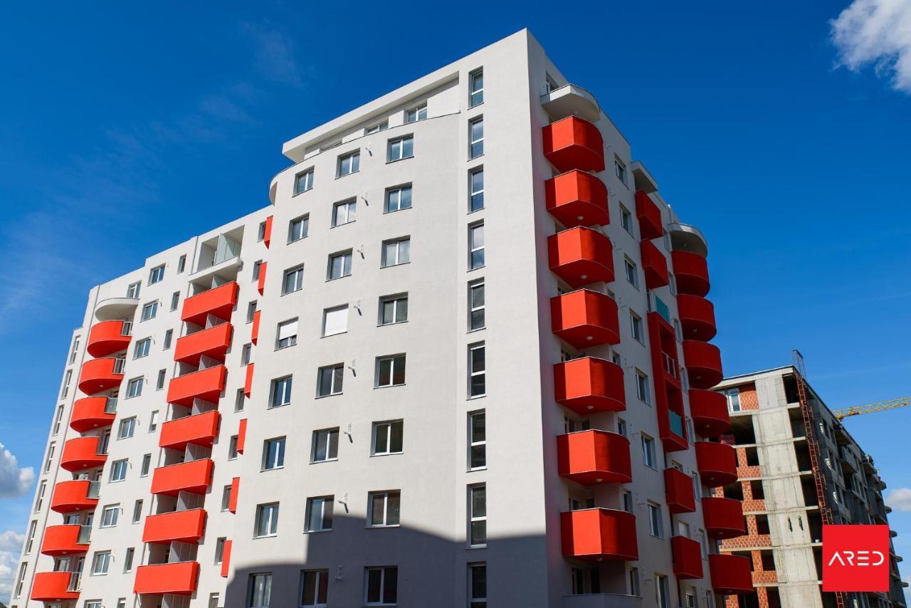 Lowcost Tryp Apartment Oradea Bagian luar foto