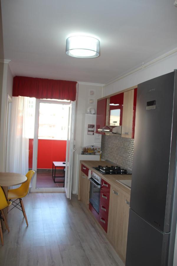 Lowcost Tryp Apartment Oradea Bagian luar foto