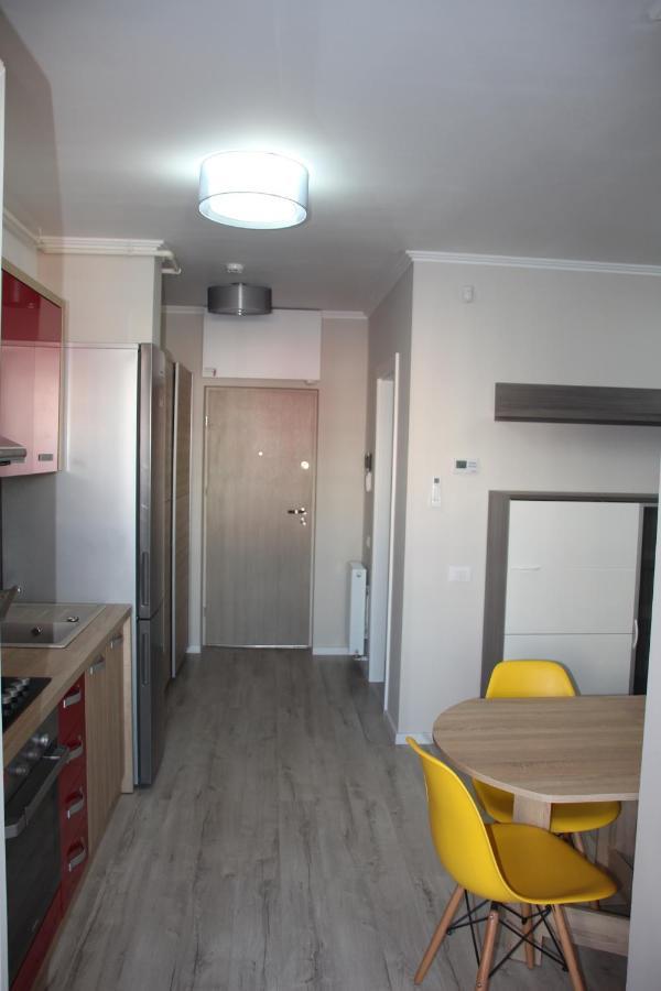 Lowcost Tryp Apartment Oradea Bagian luar foto